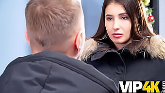 Monica A Sa Stretla S Vymáhačom Pohľadávok V Hd Kvalite.